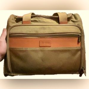 Like New Hartmann Intensity Vertical Satchel